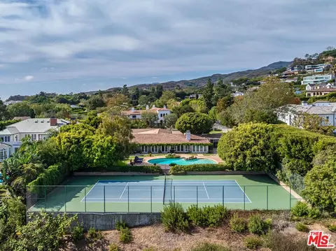 1580 San Remo Dr, Pacific Palisades, CA 90272