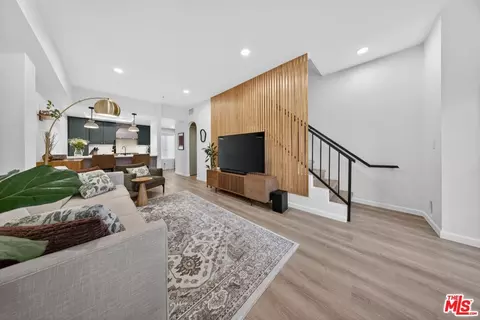 147 W Acacia Ave #118, Glendale, CA 91204