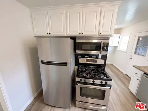 3237 Daisy Ave, Long Beach, CA 90806 photo 2