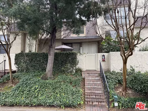 6121 Shoup Ave #26, Woodland Hills, CA 91367