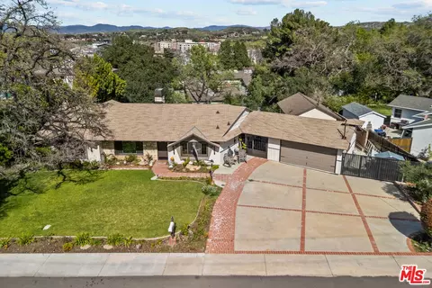 View/Area - 24316 Arcadia St, Newhall, CA 91321 photo 1 of 3
