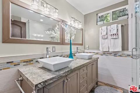 Bath - 24316 Arcadia St, Newhall, CA 91321 photo 1 of 4