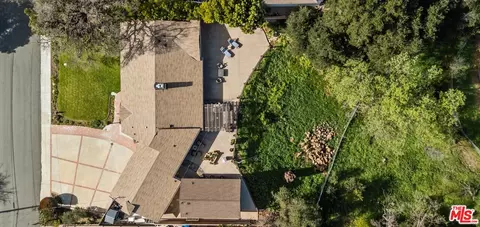 View/Area - 24316 Arcadia St, Newhall, CA 91321 photo 3 of 3