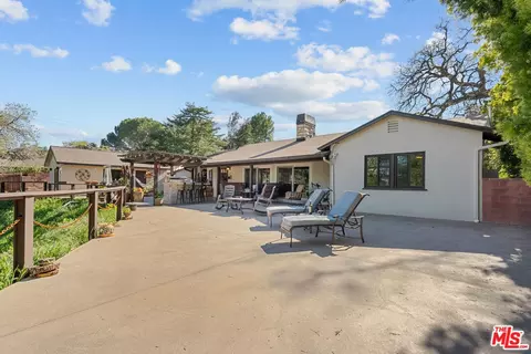 Exterior - 24316 Arcadia St, Newhall, CA 91321 photo 8 of 11