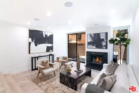 1033 Carol Dr #T13, West Hollywood, CA 90069