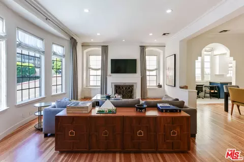 1014 N Doheny Dr, West Hollywood, CA 90069
