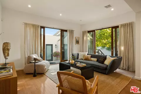 1126 Grant Ave, Venice, CA 90291