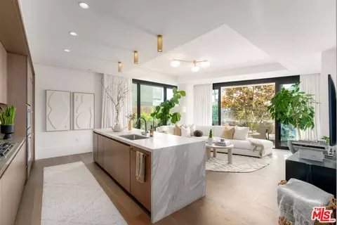 8420 W Sunset Blvd #107, West Hollywood, CA 90069