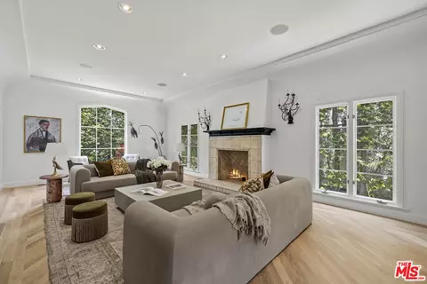 736 S Cloverdale Ave, Los Angeles, CA 90036