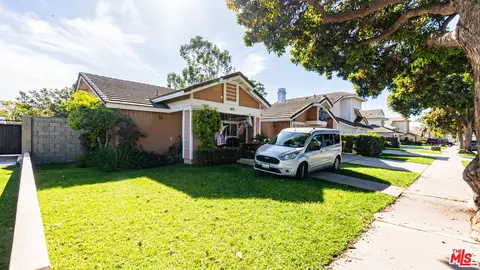 Exterior - 650 Bluebell Pl, Oxnard, CA 93036 photo 2 of 7
