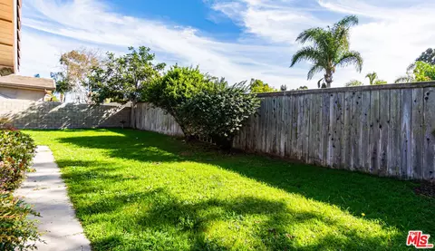 Exterior - 650 Bluebell Pl, Oxnard, CA 93036 photo 6 of 7
