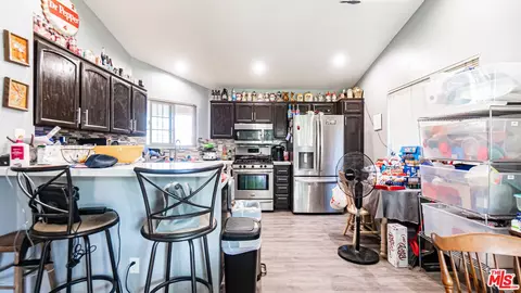 Kitchen - 650 Bluebell Pl, Oxnard, CA 93036 photo 1 of 4