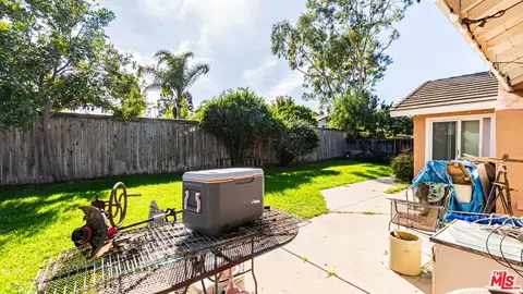 Exterior - 650 Bluebell Pl, Oxnard, CA 93036 photo 3 of 7