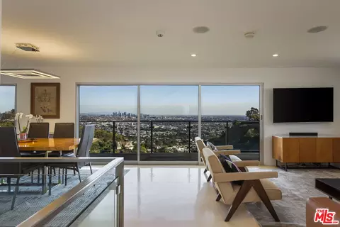 8171 Mannix Dr, Los Angeles, CA 90046