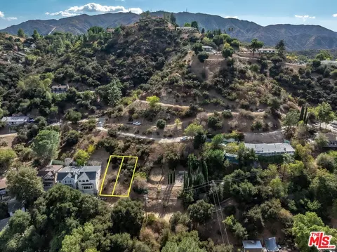 7122 High Cliff Trl, Tujunga, CA 91042 photo 2