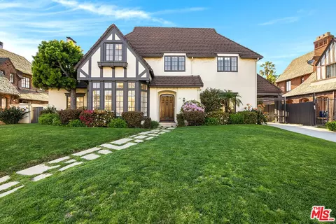 157 N Las Palmas Ave, Los Angeles, CA 90004