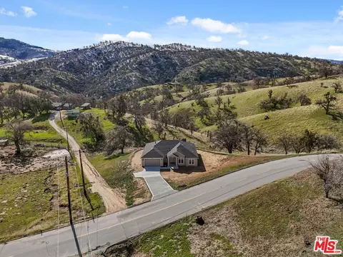 View/Area - 29300 Horsethief Dr, Tehachapi, CA 93561 photo 4 of 6