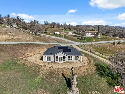 View/Area - 29300 Horsethief Dr, Tehachapi, CA 93561 photo 3 of 6