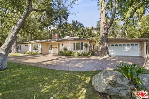 2452 N Altadena Dr, Altadena, CA 91001