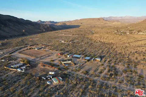 55626 Pipes Canyon Rd, Yucca Valley, CA 92284