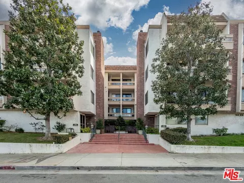17140 Burbank Blvd #207, Encino, CA 91316