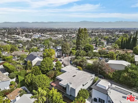 13523 Cheltenham Dr, Sherman Oaks, CA 91423