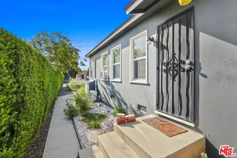 Exterior - 4201 E Jacinto Way, Long Beach, CA 90815 photo 9 of 13