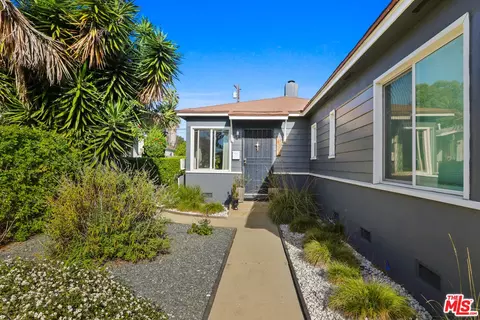 Exterior - 4201 E Jacinto Way, Long Beach, CA 90815 photo 5 of 13