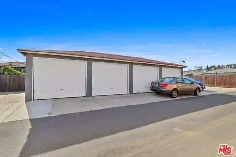 Exterior - 4201 E Jacinto Way, Long Beach, CA 90815 photo 12 of 13