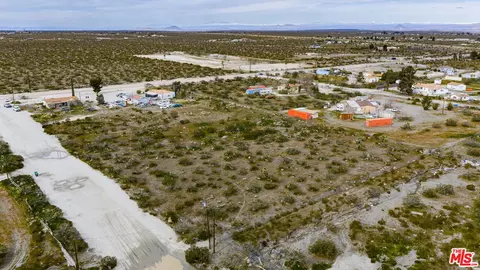 View/Area - 4120 La Mesa Rd, Phelan, CA 92371 photo 4 of 9