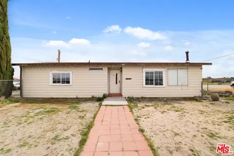 4120 La Mesa Rd, Phelan, CA 92371