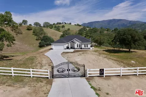 30460 Horsethief Dr, Tehachapi, CA 93561