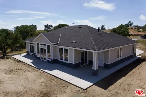 Exterior - 30460 Horsethief Dr, Tehachapi, CA 93561 photo 5 of 6