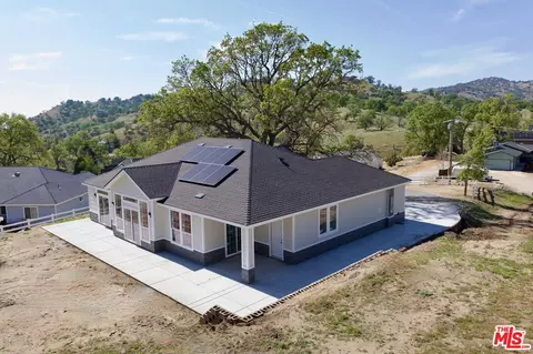 Exterior - 28701 Delaware Dr, Tehachapi, CA 93561 photo 3 of 4