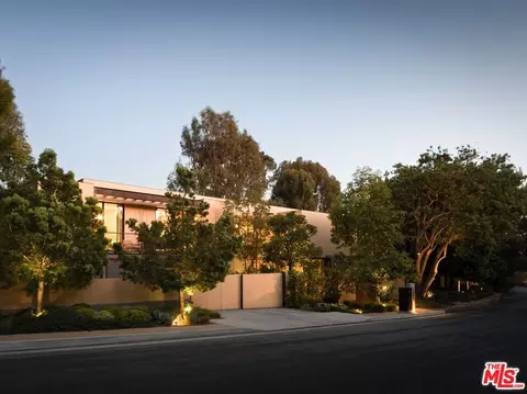 1480 Capri Dr, Pacific Palisades, CA 90272