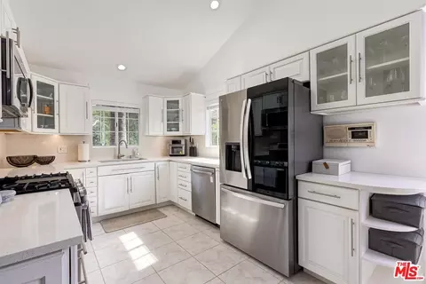 3813 Cedar Ave, Long Beach, CA 90807 photo 12