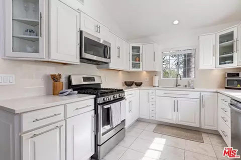 3813 Cedar Ave, Long Beach, CA 90807 photo 13