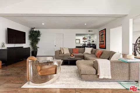 3813 Cedar Ave, Long Beach, CA 90807 photo 9