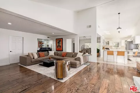 3813 Cedar Ave, Long Beach, CA 90807 photo 4