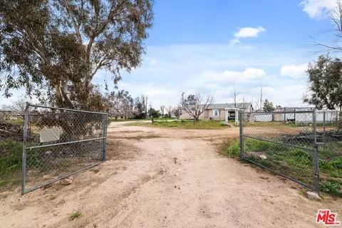 6425 Smoke Tree Rd, Phelan, CA 92371 photo 3