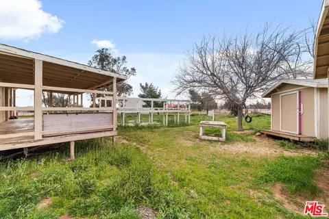 Exterior - 6425 Smoke Tree Rd, Phelan, CA 92371 photo 6 of 8