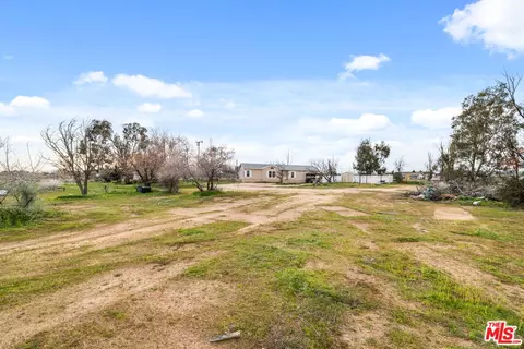 Exterior - 6425 Smoke Tree Rd, Phelan, CA 92371 photo 1 of 8