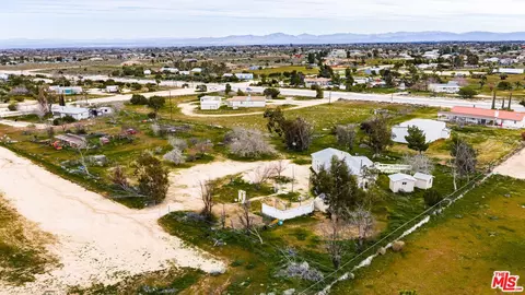 View/Area - 6425 Smoke Tree Rd, Phelan, CA 92371 photo 2 of 7