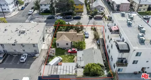 12009 Hart St, North Hollywood, CA 91605
