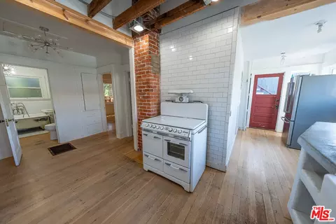 Entry Way - 1801 Shell Ave, Venice, CA 90291 photo 1 of 1