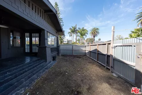 Exterior - 1801 Shell Ave, Venice, CA 90291 photo 2 of 3