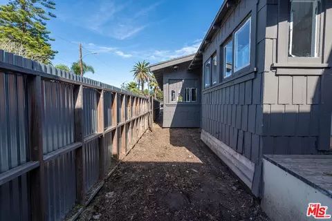 Exterior - 1801 Shell Ave, Venice, CA 90291 photo 3 of 3