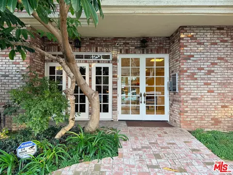 14538 Benefit St #204, Sherman Oaks, CA 91403