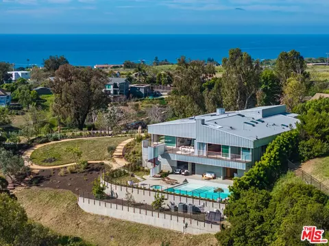 5932 Busch Dr, Malibu, CA 90265