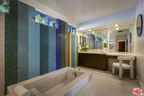 Bath - 9440 Gallatin Rd, Downey, CA 90240 photo 2 of 6